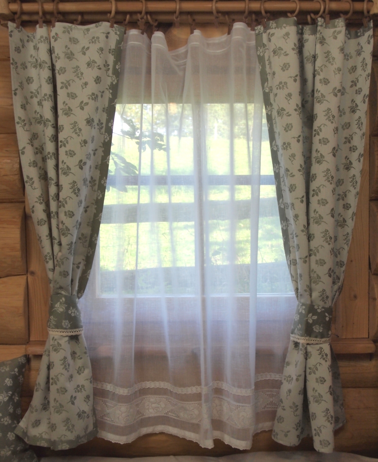 Závěsy do chalupy růže béžové 