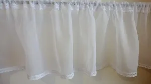 Voálová záclona bílá s krajkou