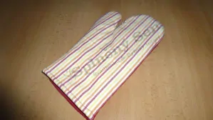 Chňapka s magnetem červený proužek