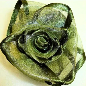 Spona na závěsy olivová růžička