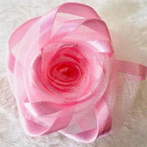 Spona na závěsy růžová růžička