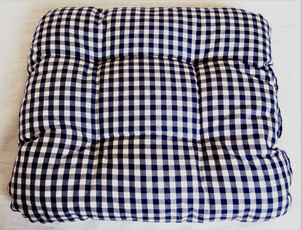 Podsedák prošitý modrá kostka