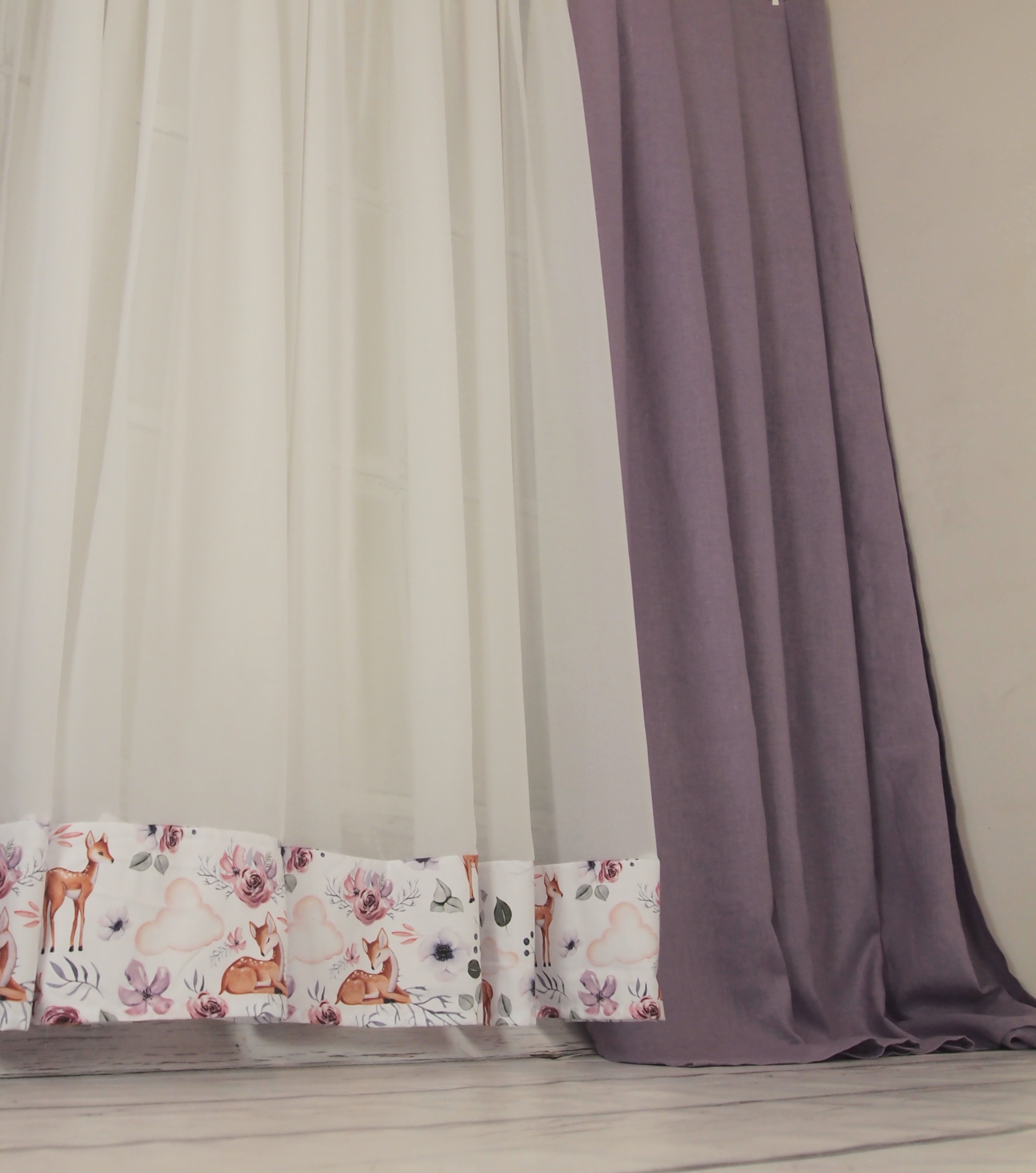 Voálová záclona do dětského pokoje