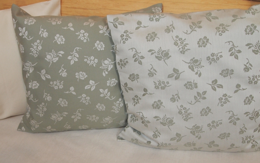 Polštářek dekorační bavlněný béžová růžička světlá