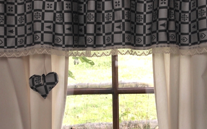 Závěsy vánoční režné a kanýr modré perníčky