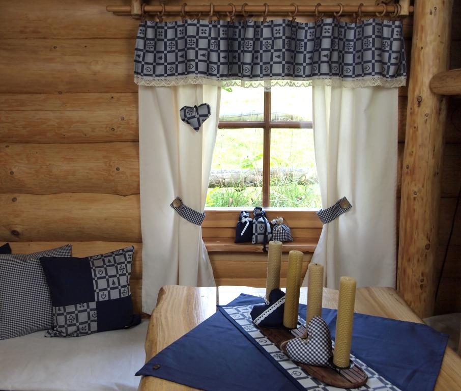 Vánoční ubrus modré perníčky