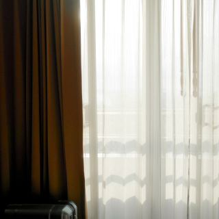 Závěsy Blackout hnědé na zatemnění